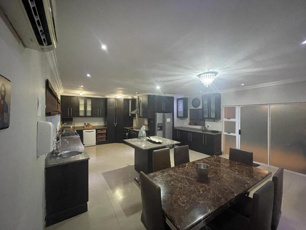 Illovo Beach House Amanzimtoti Extérieur photo