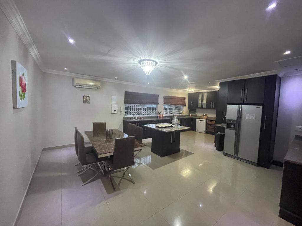 Illovo Beach House Amanzimtoti Extérieur photo